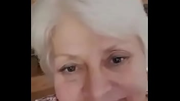Sexo de realidade com travesti peituda pego por MILF Phoenix Marie: Sente-se no meu strap-on e gire - Tony Sting