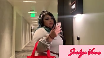 Latina BBW khiêu dâm tự chế